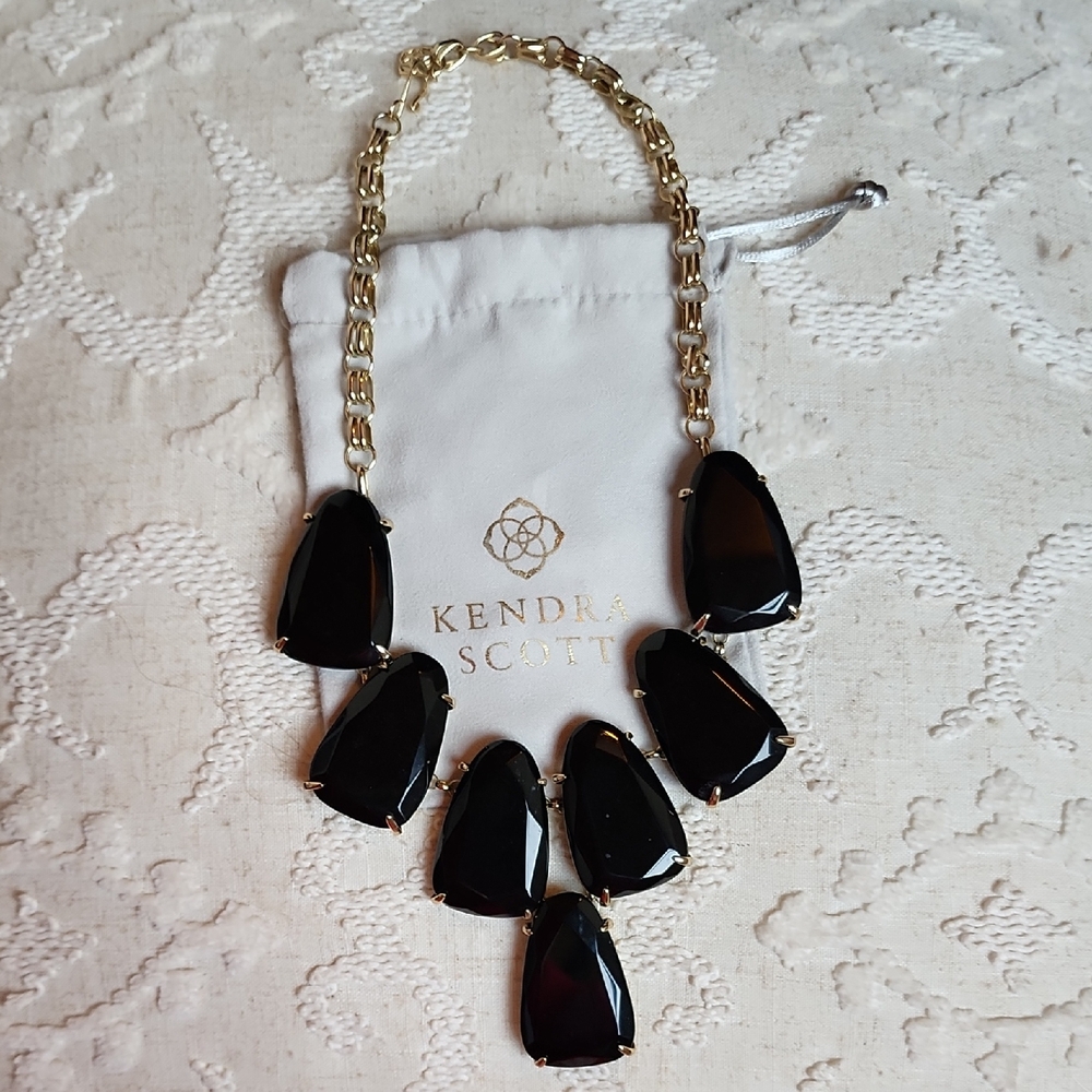 Kendra Scott Black and Gold Harlow Statement Necklace ✨️